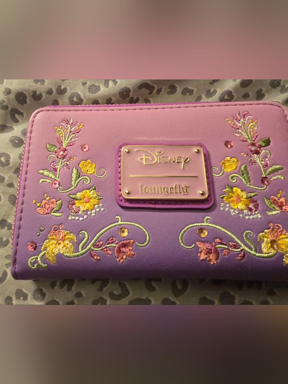 Rapunzel Emboidered wallet RARE - Picture 6 of 7